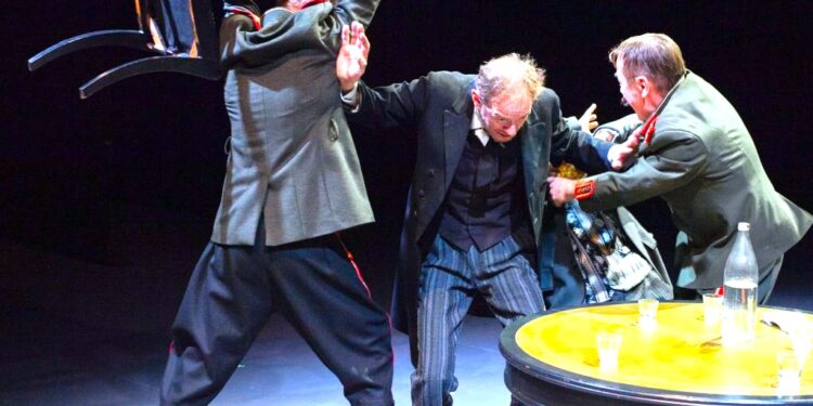 Świat kipi miłością i przemocą