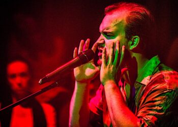 Wielowątkowa opowieść