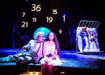 Schyłek świata właśnie się rozpoczął – „A statek płynie”