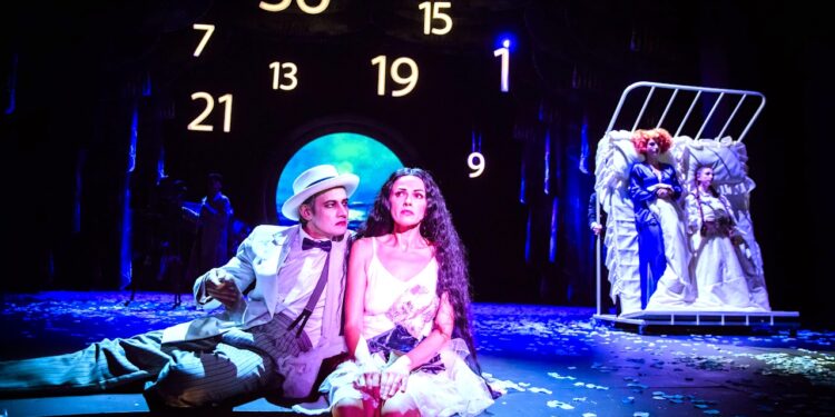 Schyłek świata właśnie się rozpoczął – „A statek płynie”