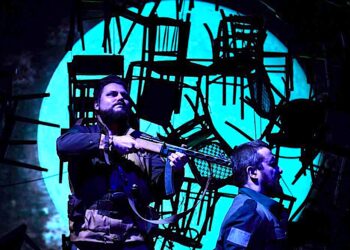 W cieniu wojennego absurdu